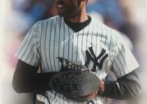 How much is a mariano rivera rookie card worth