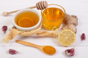 Infusion de curcuma jengibre limon y miel propiedades
